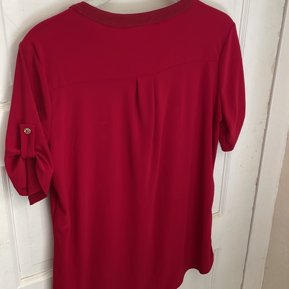 Red top with pockets - Picture 6 of 6